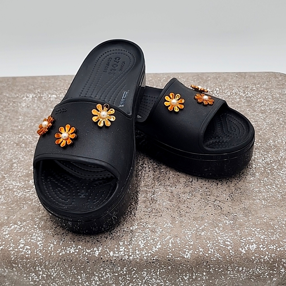 NWOT CROCS LIMITED EDITION EMBELISHED PLATFORM SLIDES